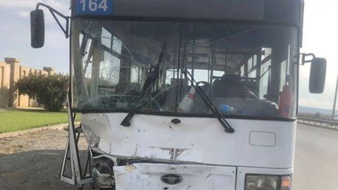 Sərnişin avtobusu qəzaya düşdü