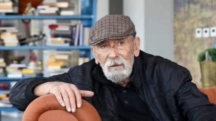 Əfsanəvi müğənni: Putin Stalinin pərəstişkarıdır 