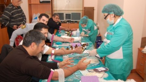 Aşurada qan verənlərin sayı açıqlandı