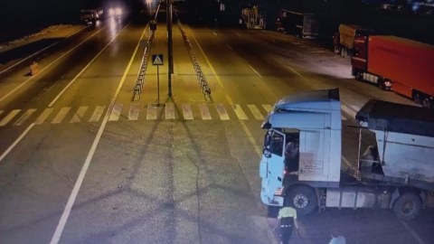 Yolu bağlamağa çalışan TIR sürücüsü HƏBS EDİLDİ