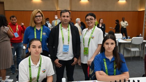 Qadın şahmatçılarımız Ermənistanı darmadağın etdi 