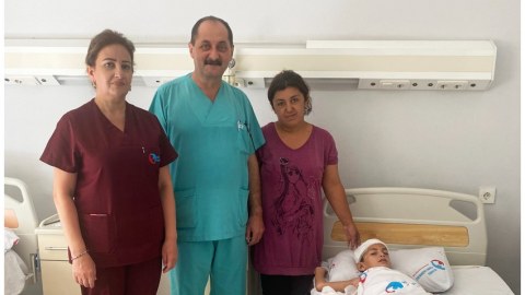 Qəzada komaya düşən 7 yaşlı uşaq ayıldı