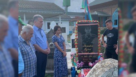 Komitə sədri şəhid məzarını ziyarət edib