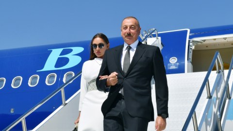 İlham Əliyev birinci xanımla Türkiyəyə getdi - FOTO