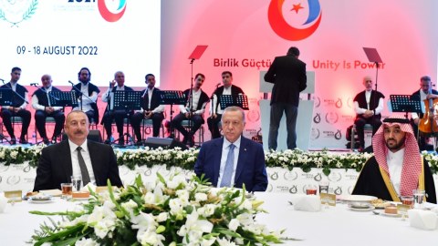 İlham Əliyev dövlət başçıları ilə şam yeməyində - YENİLƏNİB