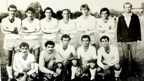 Bir şəklin tarixçəsi: “Qarabağ”a baş məşqçilik etmiş MİLLİ QƏHRƏMAN