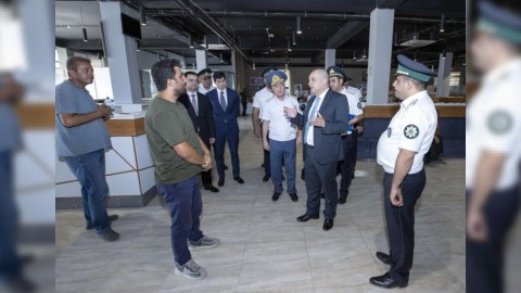 Şahin Bağırov gömrükdə sürücüləri dinlədi