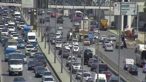 "Koroğlu" metrosunun yanında tıxac var