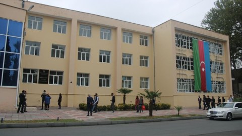 Daha bir universitet publik hüquqi şəxsə çevrildi