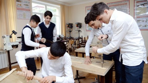 Təmayül sinifləri üzrə tədris planları təsdiqləndi