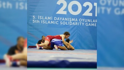 İslamiada: Daha üç güləşçimiz finalda