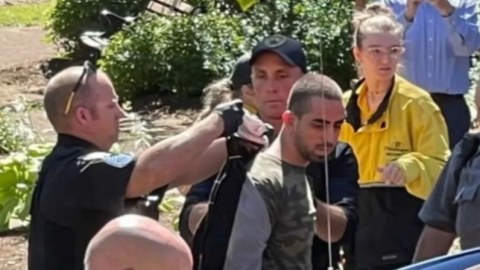 Salman Rüşdini bıçaqlayan gəncin FOTOSU