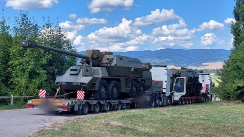 Ukraynaya “Zuzanna 2” artilleriya silahları verildi