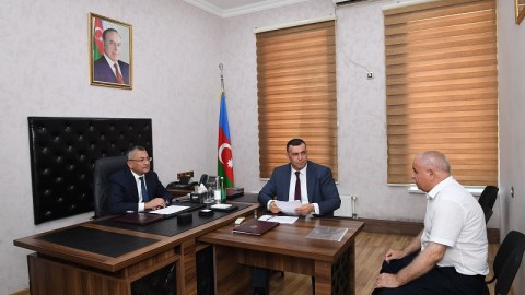 Dövlət Komitəsinin sədri vətəndaşları qəbul edib