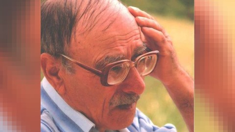 İçində bir uşaqlıq olan şair Ağasəfa