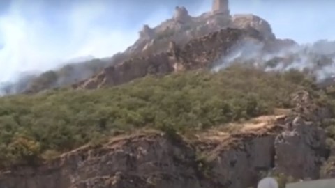 Şabrandakı yanğın “Qalaaltı” hotelə yaxınlaşır - VİDEO