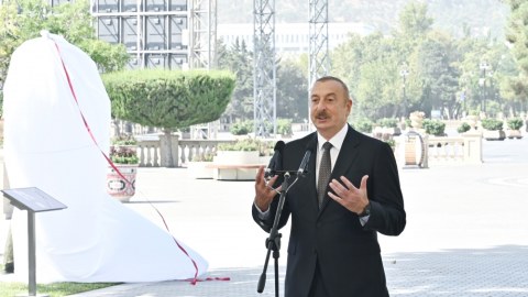 İlham Əliyev: “Onların eşq hekayəsi bir əfsanədir”