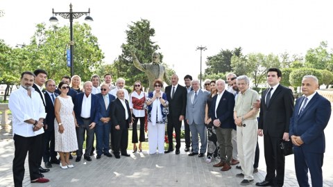 Prezident və birinci xanım Maqomayevin abidəsinin AÇILIŞINDA