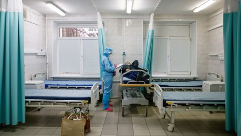 Rusiyada sutkalıq yoluxma 30 mini ötüb 
