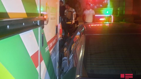 Bakıda ambulans qəzaya düşdü - FOTO