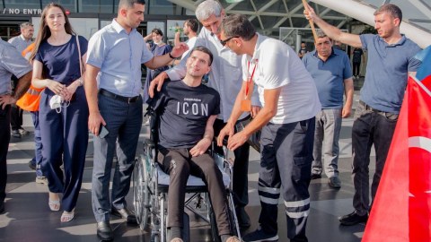 Türkiyədə müalicə alan qazilər ölkəyə qayıtdı - FOTO