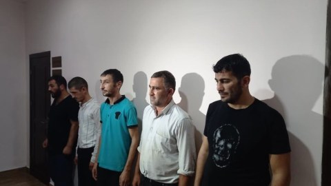 Yaşlı qadına qarşı quldurluq edən dəstə tutuldu