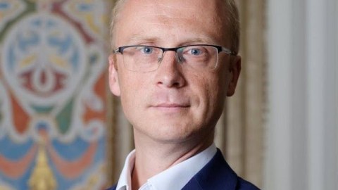 Rus diplomatın paylaşımı qalmaqala səbəb oldu 