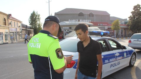 Piyada keçidindən istifadə etməyənlər cərimələndi