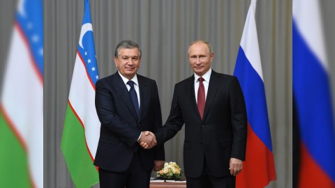 Putin Özbəkistan prezidentinə zəng etdi