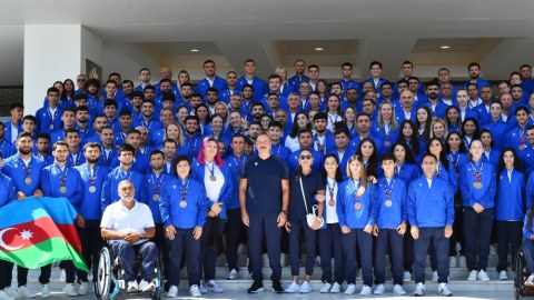 Prezident və birinci xanım idmançılarla görüşdü - YENİLƏNİB