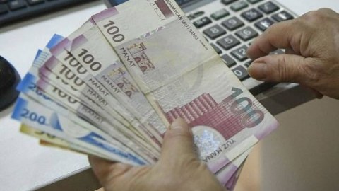 Bu direktorlara maaşdan əlavə 1500 manat veriləcək