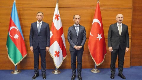 Azərbaycan, Türkiyə və Gürcüstan nazirləri görüşdü