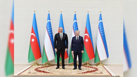 Şavkat Mirziyoyev İlham Əliyevə zəng etdi