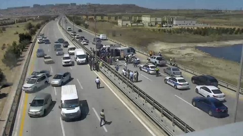 Bakıda qəza tıxaca səbəb oldu