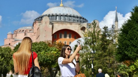 Hər üç turistdən biri İstanbulu seçir - 10 illik rekord