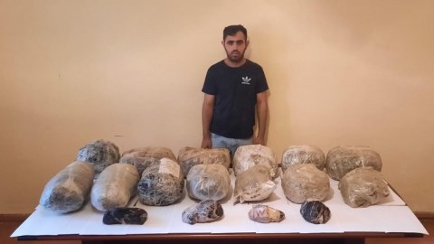 Sərhəd pozucusu külli miqdarda narkotiklə tutuldu