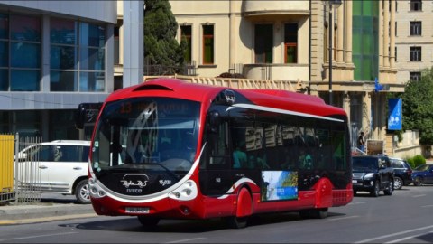 Bakıda 144 avtobus gecikir