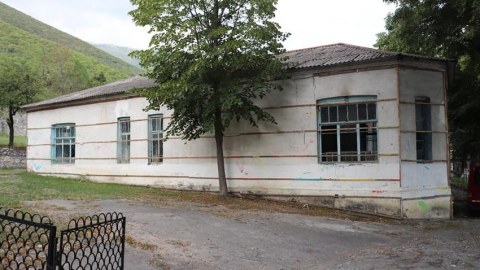 Tarixi binaların görkəminin dəyişdirilməsi iddiasına CAVAB