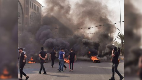İraqda etirazlar BAŞLADI - Respublika sarayı ələ keçirildi