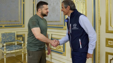 Zelenski MAQATE rəhbəri ilə görüşdü 