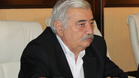 30 ilin müəllimi niyə imtahan verməlidir? - Sabiq nazirdən etiraz