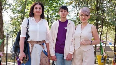 Polad Həşimovun xanımı oğlu ilə Şuşada - FOTO