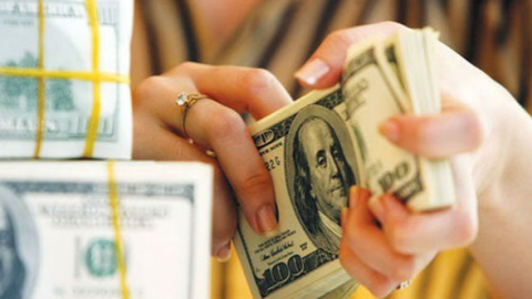 Dollar almaq istəyənlərin DİQQƏTİNƏ!