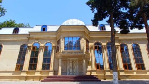 Nazirlik direktorun qovulmasını ARAŞDIRIR