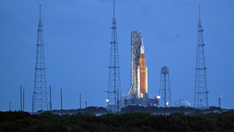 NASA Ay missiyasını yenə təxirə saldı 