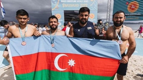 Güləşçimiz dünya çempionu oldu 