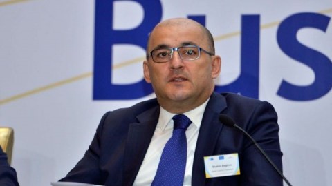 Gömrükçülərin kütləvi şəkildə işdən çıxarılmasına RƏSMİ REAKSİYA
