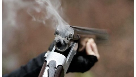 Qardaşı arvadını və övladlarını ölümlə hədələdi
