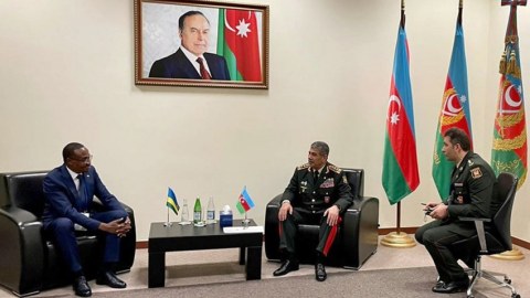 Zakir Həsənov ruandalı həmkarı ilə görüşüb