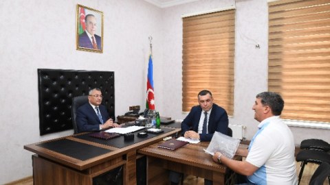 Rövşən Rzayev vətəndaşları qəbul etdi - FOTOLAR